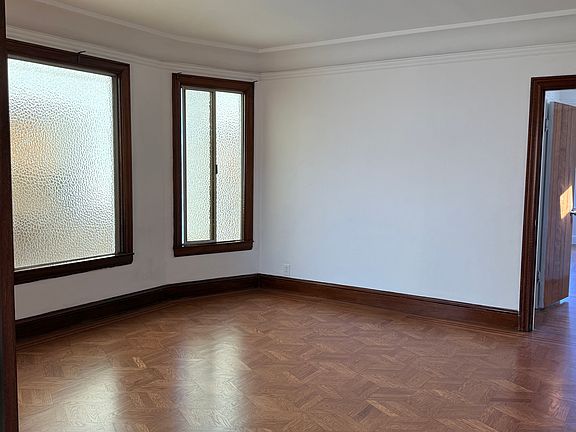 4th image of 2640 34th Ave