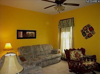 4th image of 439 Eastwood St