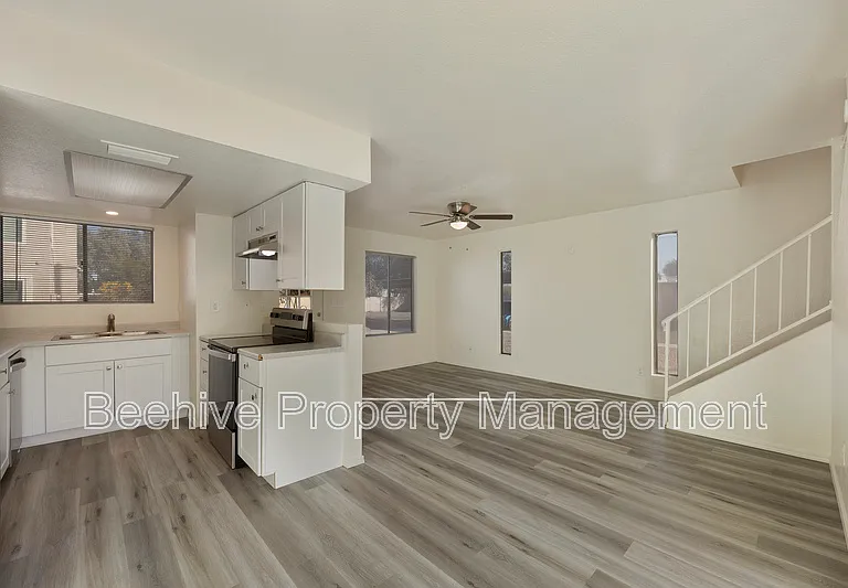 2732 E Culver St #1 — Photo 11