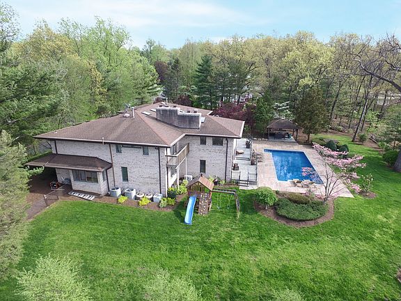 3rd image of 299 Truman Dr