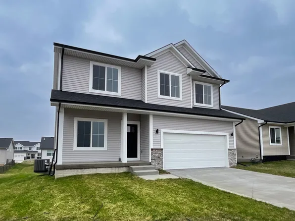 14216 Northpark Dr, Urbandale, IA 50323