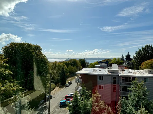 2302 W Boston St APT 4A, Seattle, WA 98199
