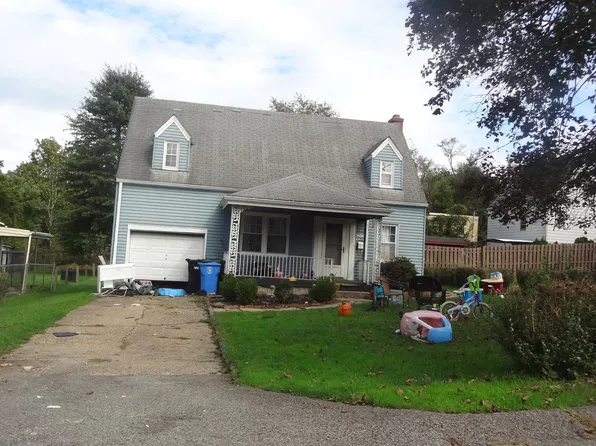 2410 Canterbury Dr, McKeesport, PA 15135