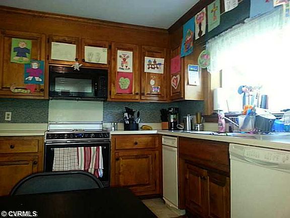 3rd image of 10301 Glen Oaks Dr