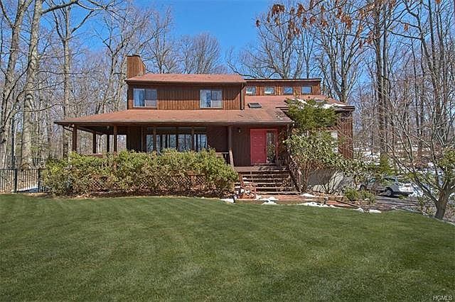 1st image of 21 Amalfi Dr