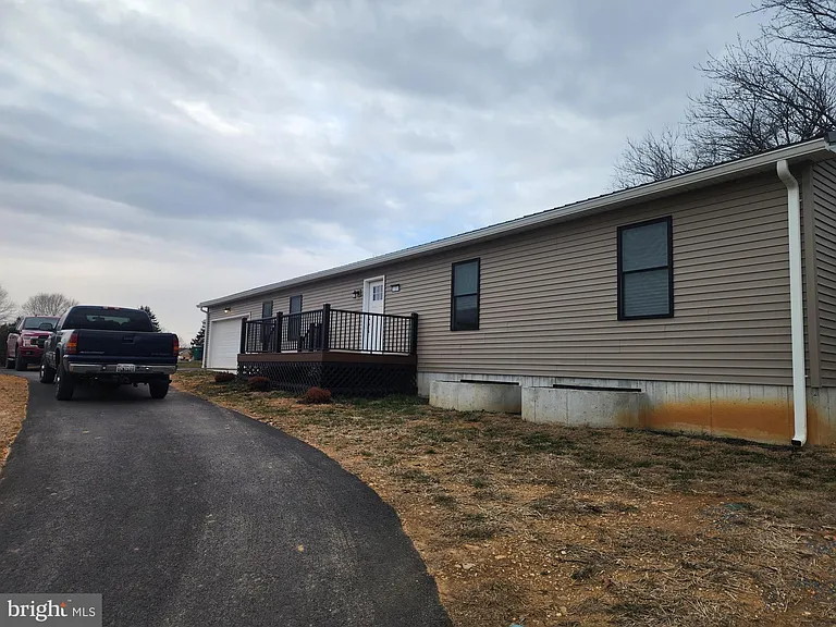 235 Hickory Dr — Photo 5