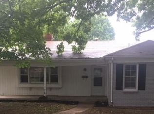 1940 S Meadowview Ave, Springfield, MO 65804