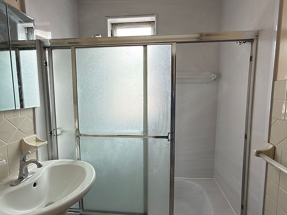 5th image of 1250 E 89th St Floor 2