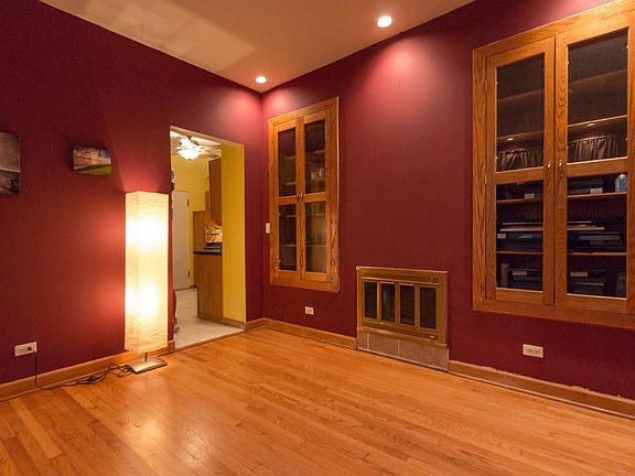 4th image of 712 W Cornelia Ave #1