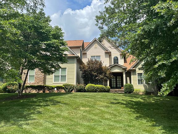 2nd image of 178 Ashmore Cir