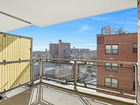 2nd image of 4901 Henry Hudson Pkwy W APT 10F