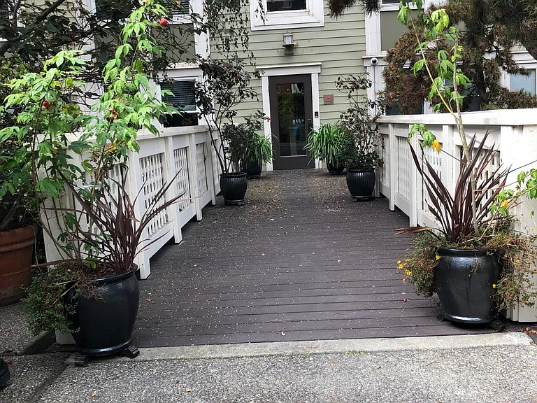 2250 24th St — Photo 17
