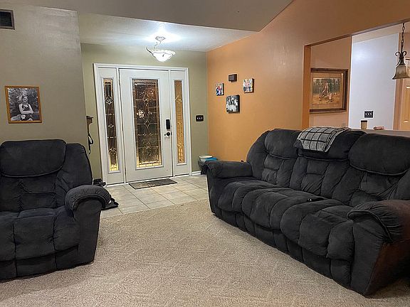 3rd image of 9355 Walnut Dr