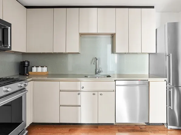 264 Water Street 6B image 3 of 8