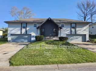 1607 SW Sunset Ave, Blue Springs, MO 64015