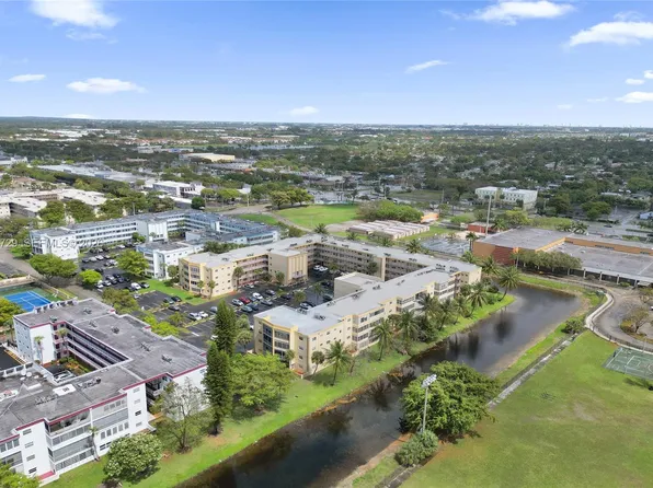 3940 NW 42nd Ave APT 320, Lauderdale Lakes, FL 33319