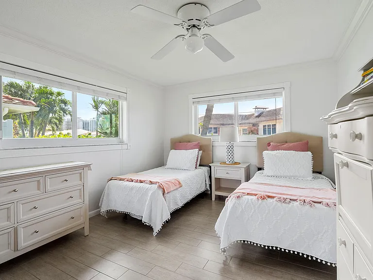 1120 Morse Blvd — Photo 22