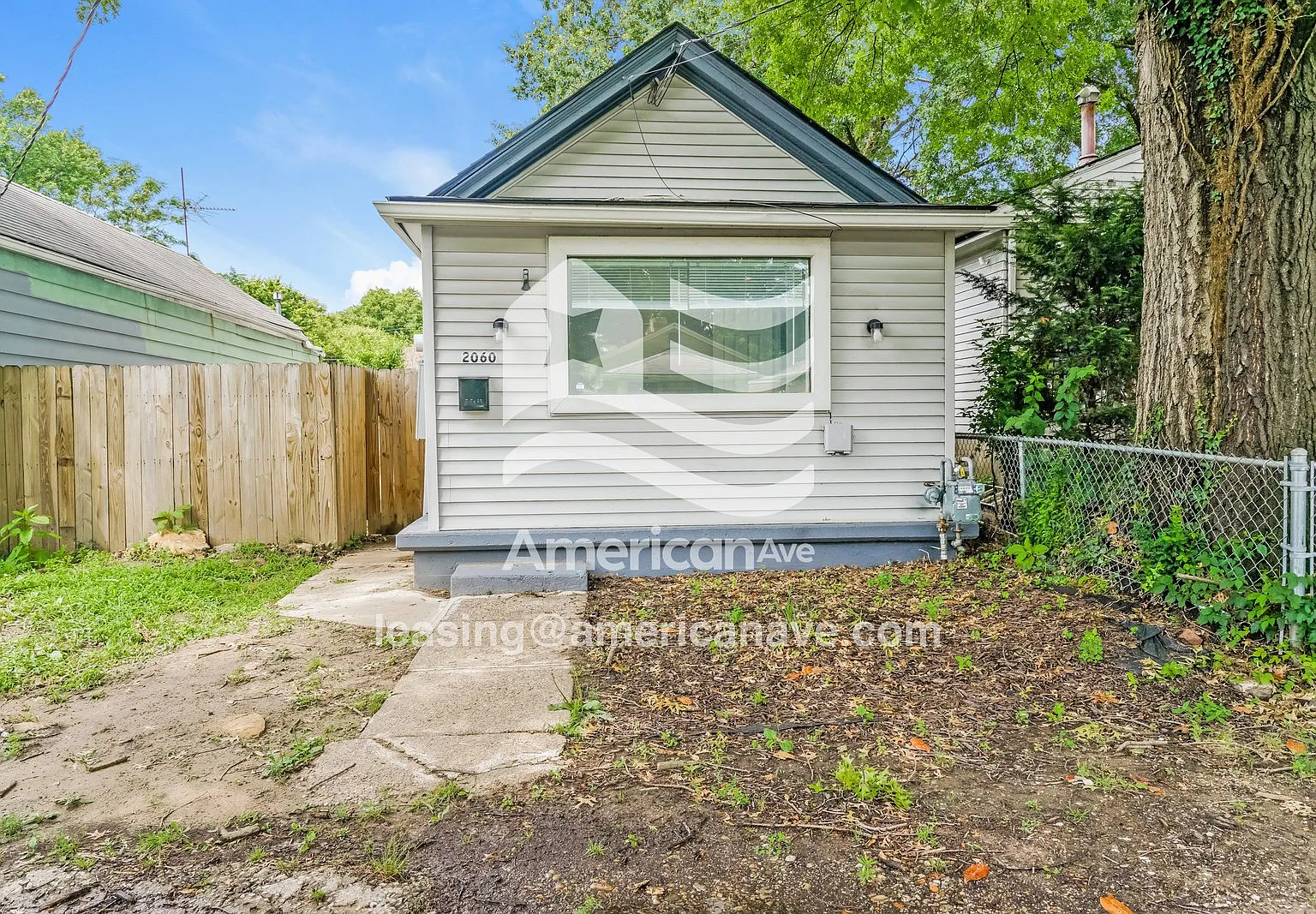 3 bed, 1.0 bath, 1094 sqft, $1,309 — Photo 1