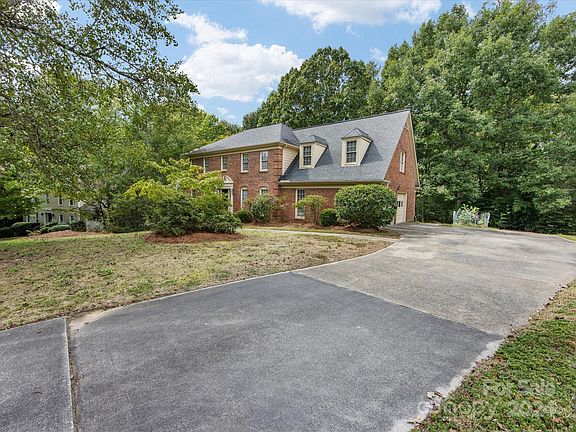 3rd image of 6614 Alexander Hall Dr