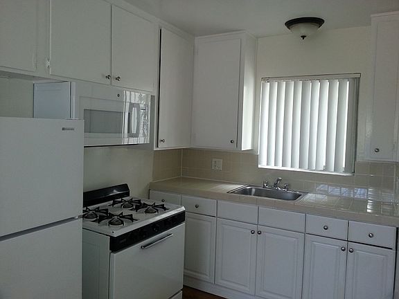2nd image of 1965-77 Grand Ave #1971-1/2
