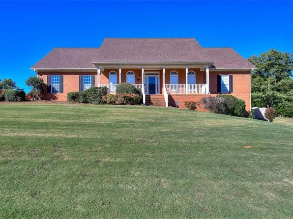 122 Gillson Dr, McDonough, GA 30253