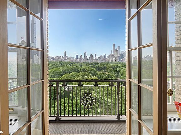 2nd image of 1 W 64th St APT 10B