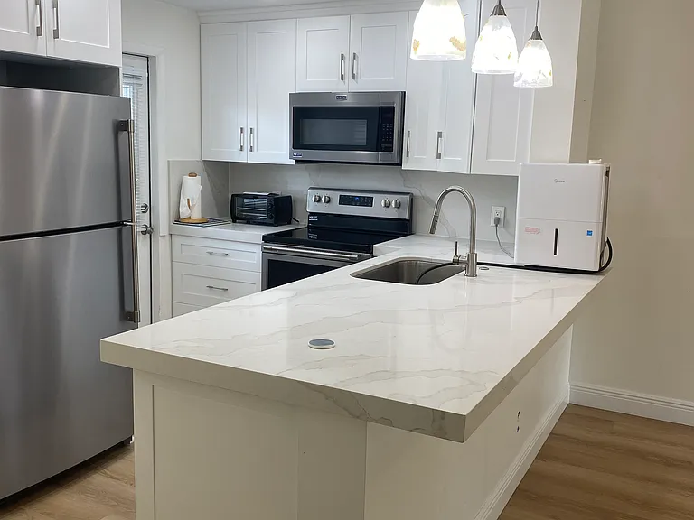 2121 NE 1st Ct #106 — Photo 2
