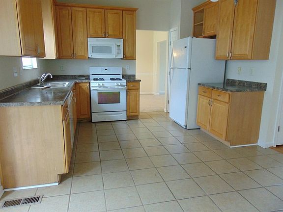 5th image of 6425 Hughes Glen Ct