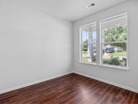 5th image of 533 Pleasant Side Dr