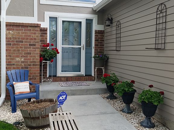 Great curb appeal! 