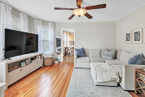 25 Locke St #2 — Photo 1