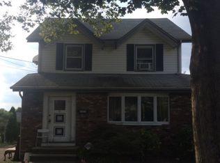 393 Abbott Ave, Ridgefield, NJ 07657