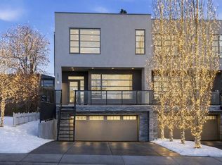 1716 W 28th St SW, Calgary, AB T3C 1L9