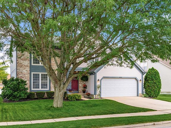 2nd image of 1042 Rousseau Ln