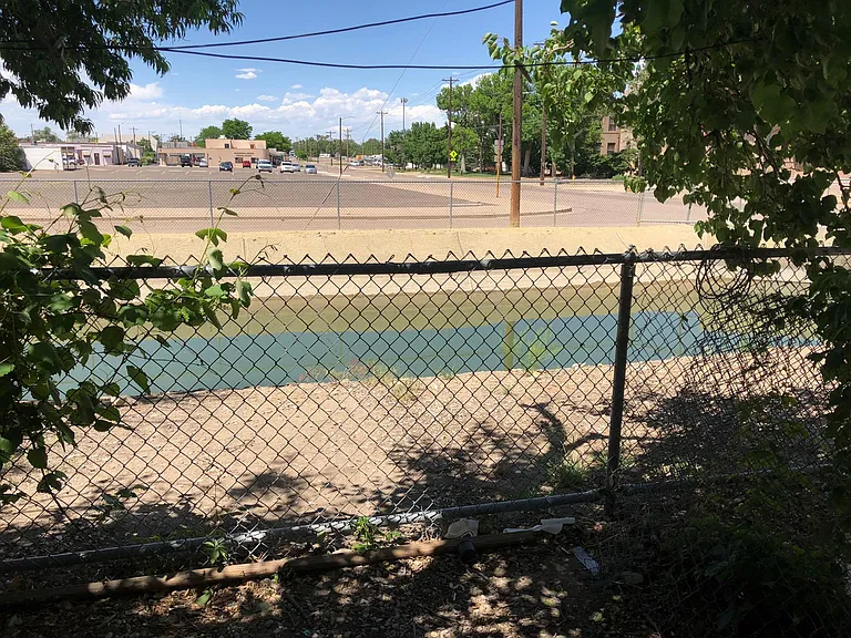 1643 E Abriendo Ave — Photo 2