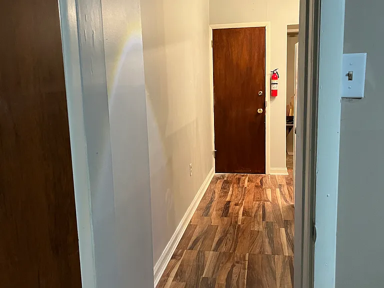 828 N Pine St #1 — Photo 5