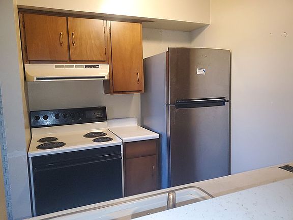 4th image of 834 Jackson Ln #1006