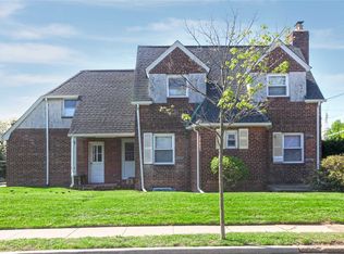 116 Terrace Blvd, New Hyde Park, NY 11040