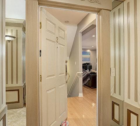 3rd image of 1712 S Barrington Ave APT 2