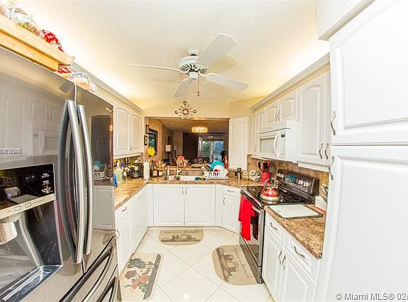 3rd image of 7496 N Devon Dr #202