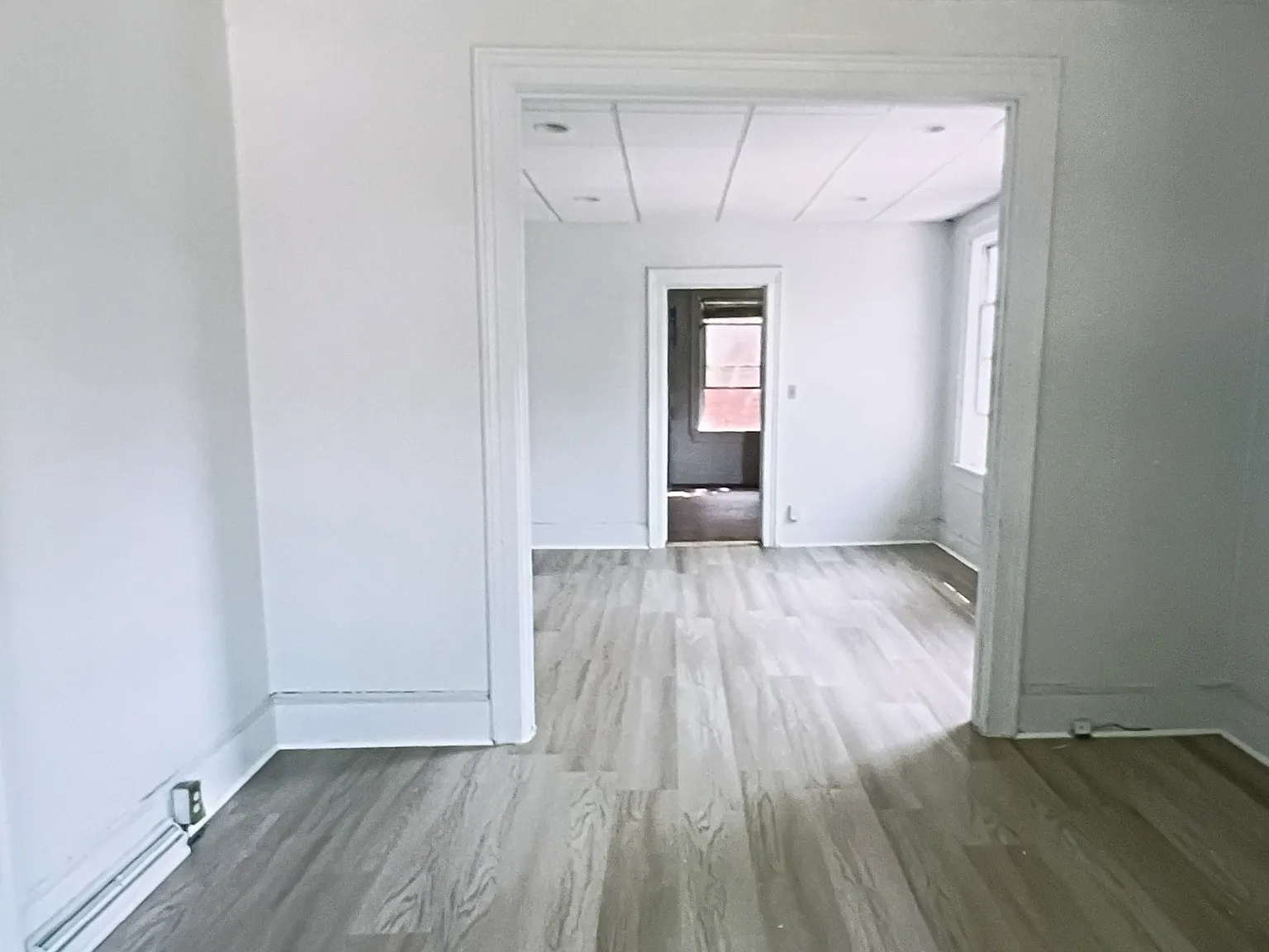 2 bed, 1000 sqft, $1,500 — Photo 3
