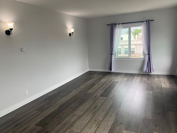 2nd image of 1036 Hyperion Ave #2