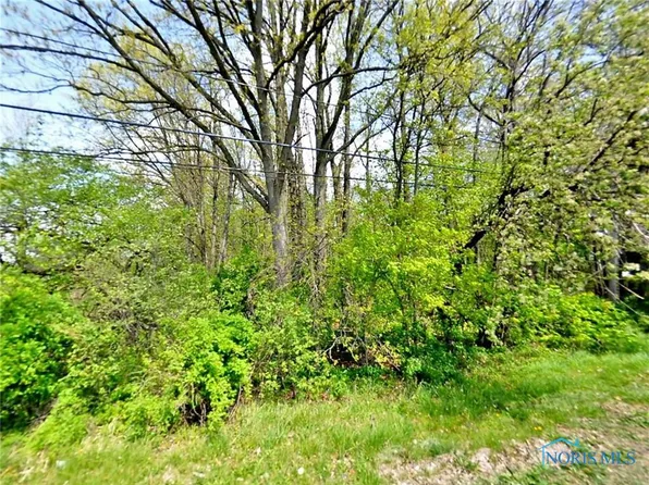 5415 Brown Rd, Oregon, OH 43616