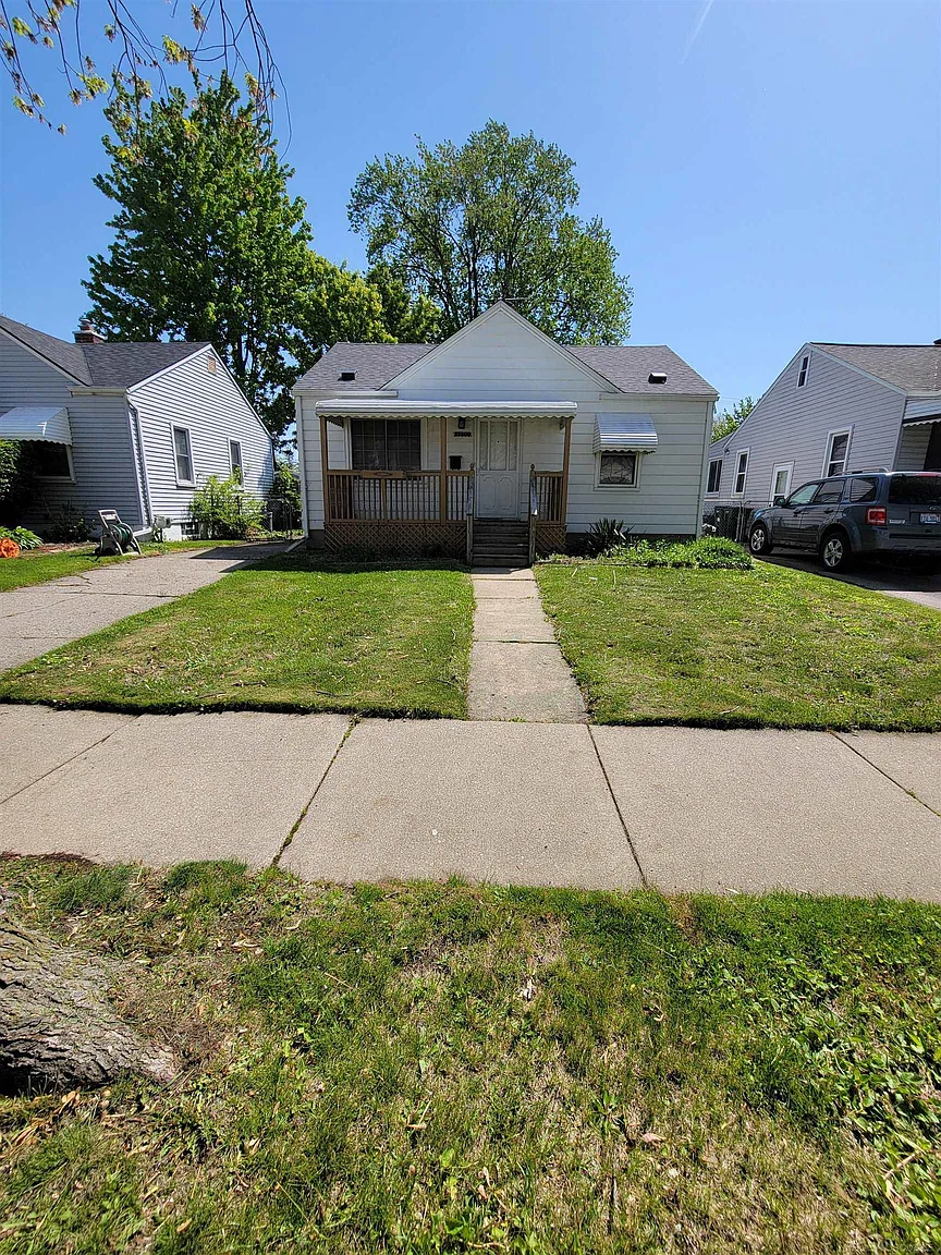 25500 Culver St photo 1