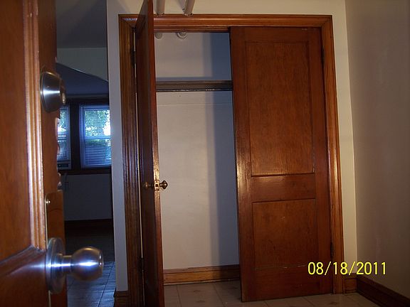 3rd image of 11126 S Troy St APT B