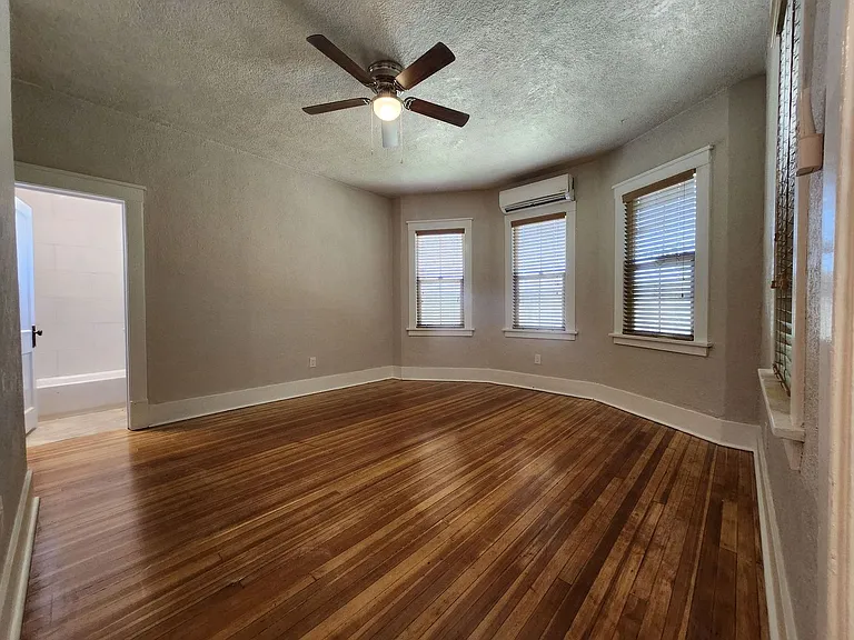 1000 Carteret Ave #4 — Photo 9