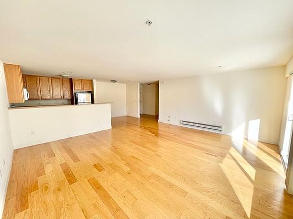 4th image of 118 Wood St APT 106