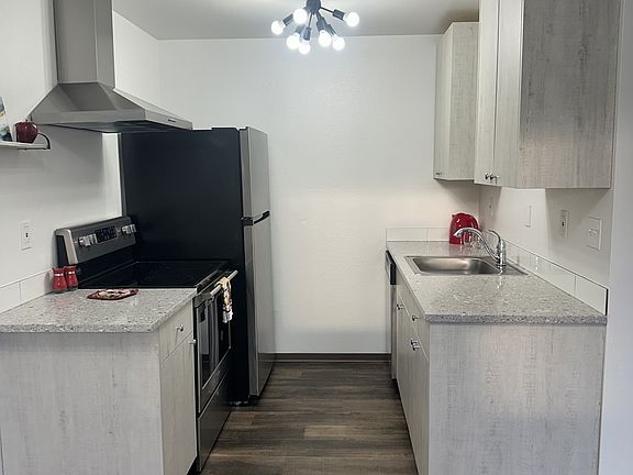 3rd image of 12711 SE 42nd St