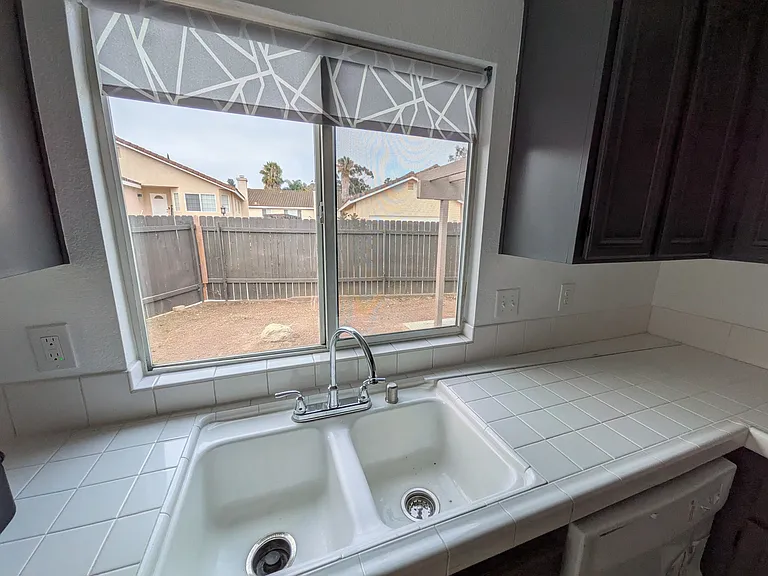 583 Hildale Cir — Photo 3