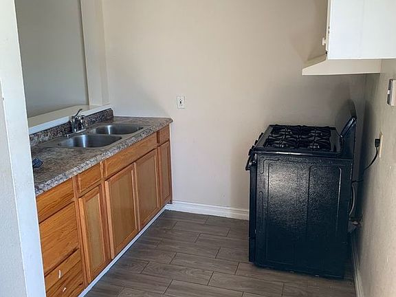 3rd image of 2402 Berry St Unit 6
